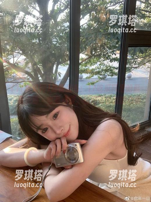 17吃瓜网 最新发布:17吃瓜网里的瓜,有点甜,也有点酸,刚好符合我的心情!