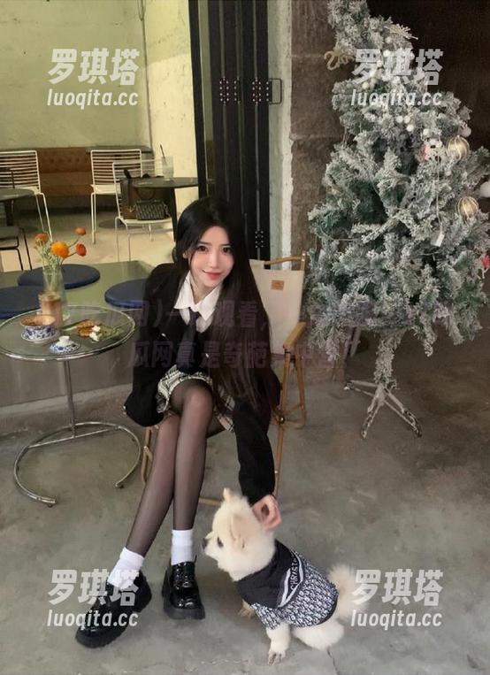 一边观看，一边感叹：17吃瓜网真是奇葩集中营！