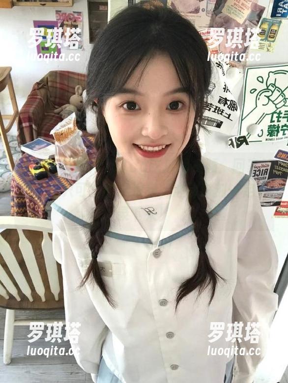51cg吃瓜网视频：回家的路上那只可爱的流浪猫，心动时刻一定要录下来！