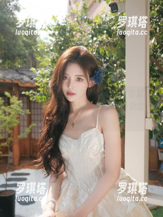 51吃瓜网 最新消息:www51吃瓜网又上线神秘主播,让我们一起看看她的“吃瓜姿势”!