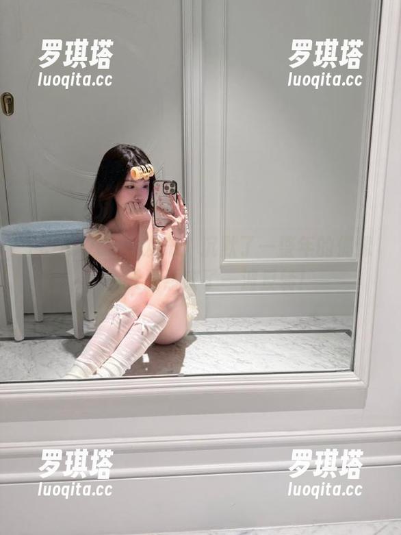 cgw cgw发布:沉默了一整年的偶像,今天居然来了一波反转!