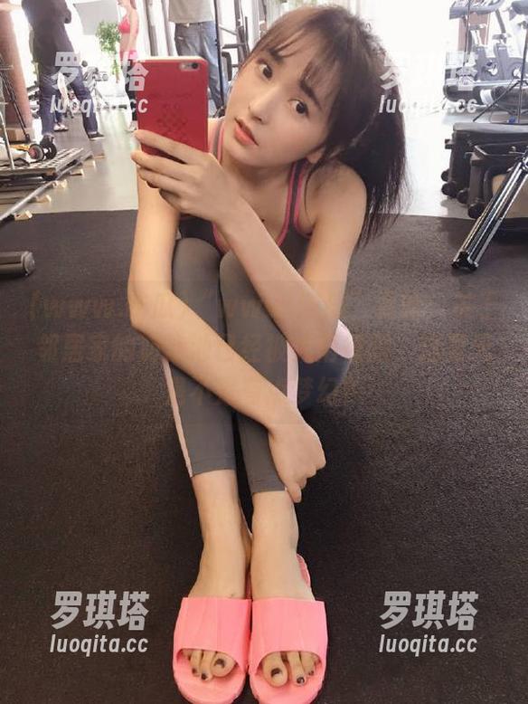 “www.吃瓜”更新：关于邻居家的游泳池已经被大雨征服，这夏天是不是有点梦幻？