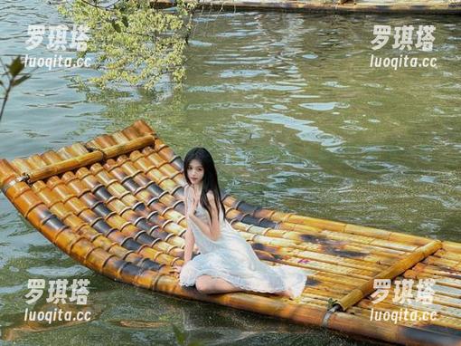 五一吃瓜 明明忙着生活,今天的瓜太好吃了!五一吃瓜,别忘了下载!