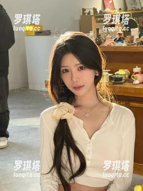五一吃瓜 一边五一吃瓜,一边分享:短剧带我飞!