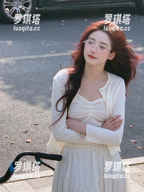 五一吃瓜 五一吃瓜实在太热闹,快下载来看看今天的瓜究竟有多神奇!