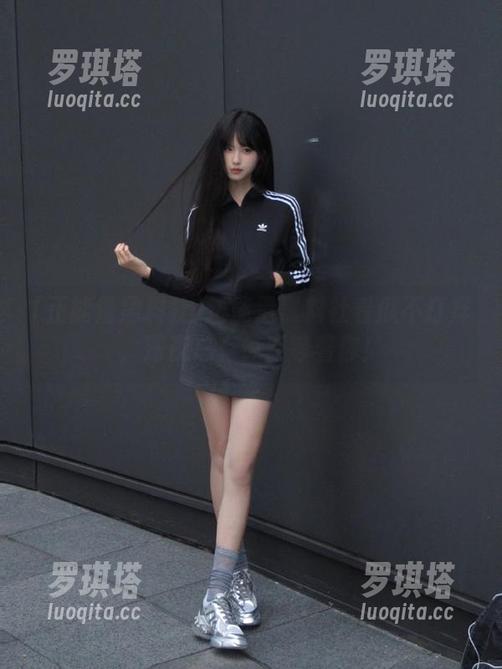 正能量黑料社 正能量黑料社看瓜不打烊,深夜总有惊喜等着你!