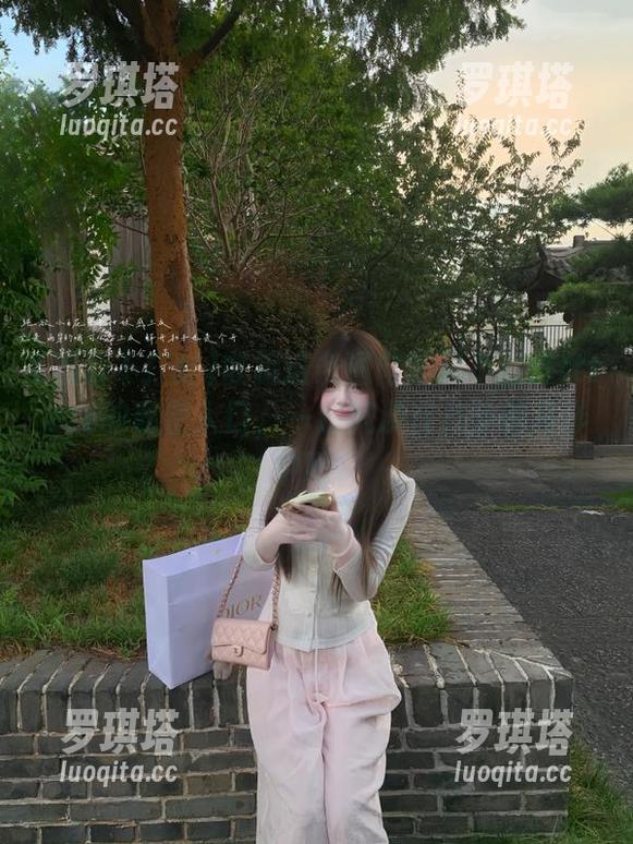 黑料不打烊 收藏这条通向黑料不打烊tttzzz的秘密入口,一起沉浸在八卦的海洋中吧!