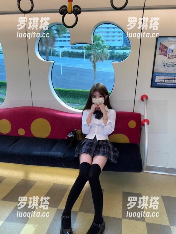 黑料不打烊导航带你穿越，不小心打开了传送门！