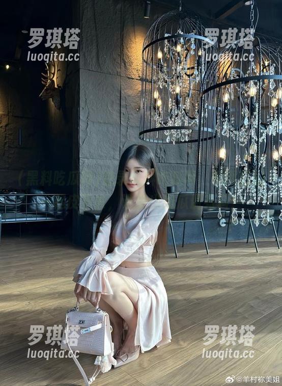登录黑料吃瓜网，和网红们一起皮下去，谁扔出的瓜最有料？