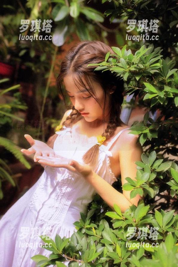 黑料布打烊了，链接里有个淘气的八卦精灵！