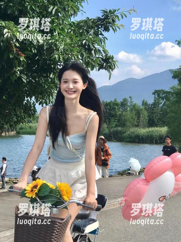 黑料网 黑料网今日:瓜又来啦,快跟上,不然今晚吃土!