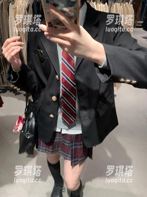 黑网料 首页故事:黑网料里的奇妙人生,真希望自己也能变成主角!